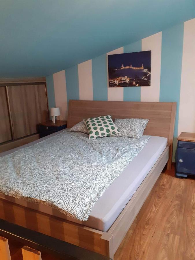 Apartament Na Rynku Хенціни Екстер'єр фото